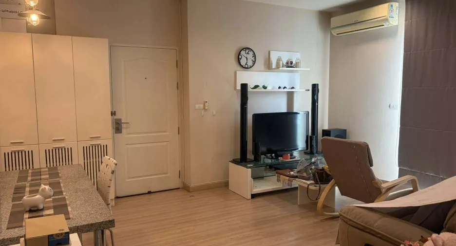 For rent 2 bedrooms condo in Khlong San, Bangkok