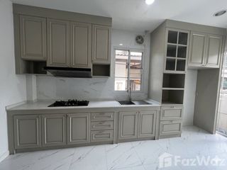 Haus zur Miete mit 4 Zimmer in Thawi Watthana, Bangkok