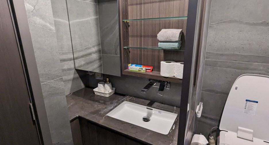 For rent 1 bed condo in Ratchathewi, Bangkok