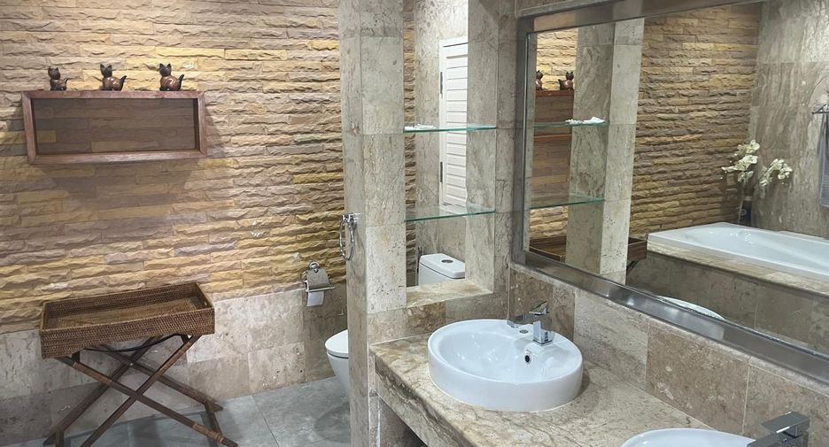 For sale 2 bedrooms condo in Mueang Phuket, Phuket