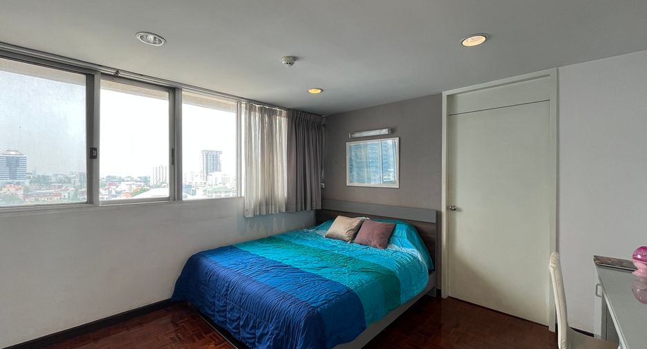 For sale 2 bedrooms condo in Watthana, Bangkok