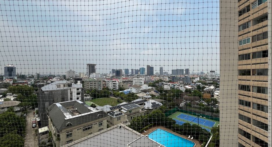 For sale 2 bedrooms condo in Watthana, Bangkok