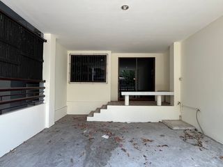 Casa adosada en venta de 4 habitaciones en Watthana, Bangkok