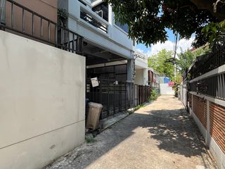 Casa adosada en venta de 4 habitaciones en Watthana, Bangkok