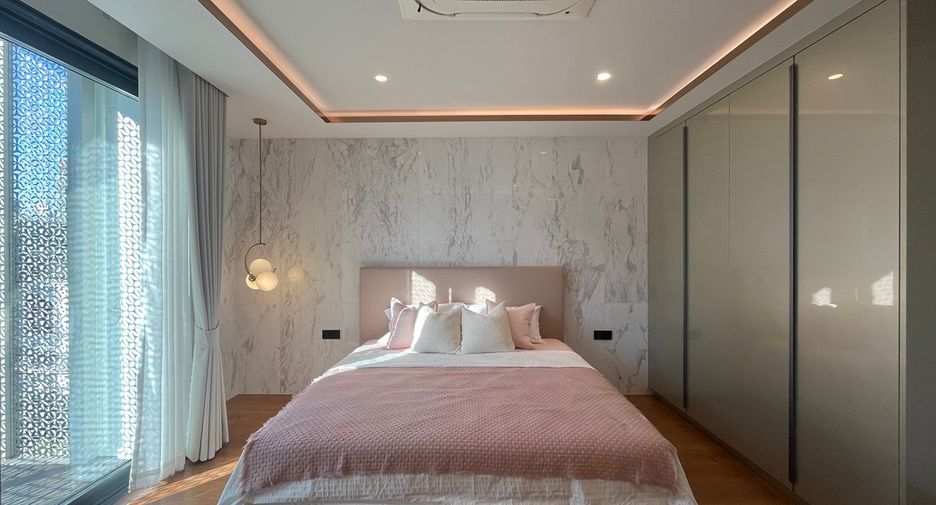 Casa adosada en venta de 3 habitaciones en Watthana, Bangkok