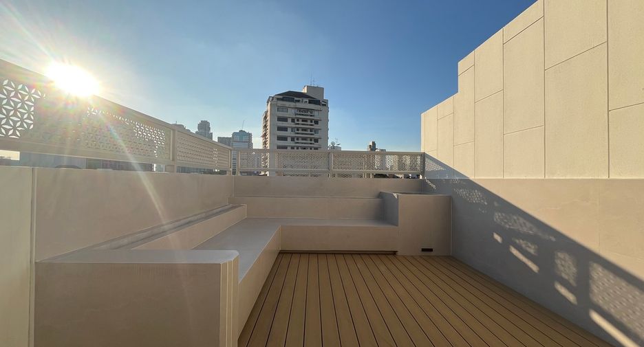 Casa adosada en venta de 3 habitaciones en Watthana, Bangkok