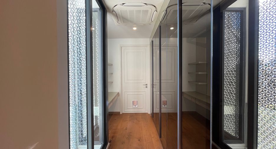 Casa adosada en venta de 3 habitaciones en Watthana, Bangkok