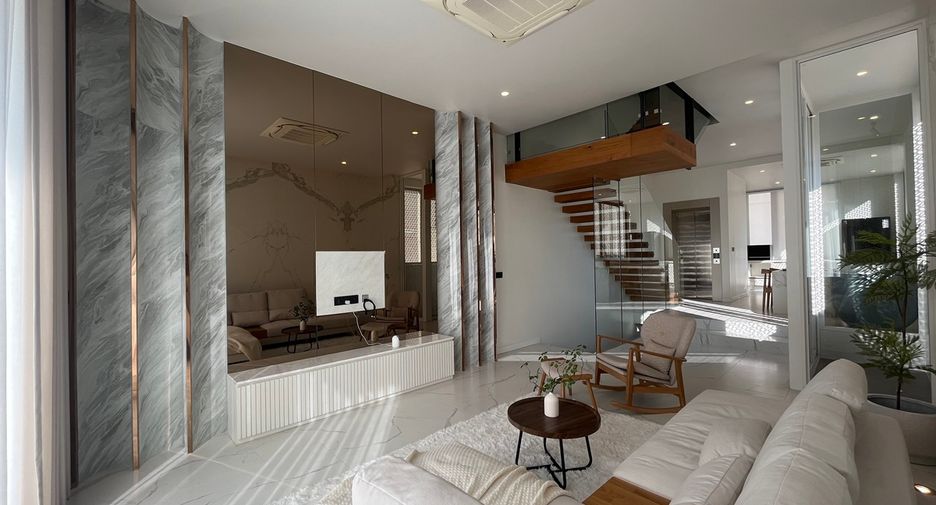 Casa adosada en venta de 3 habitaciones en Watthana, Bangkok