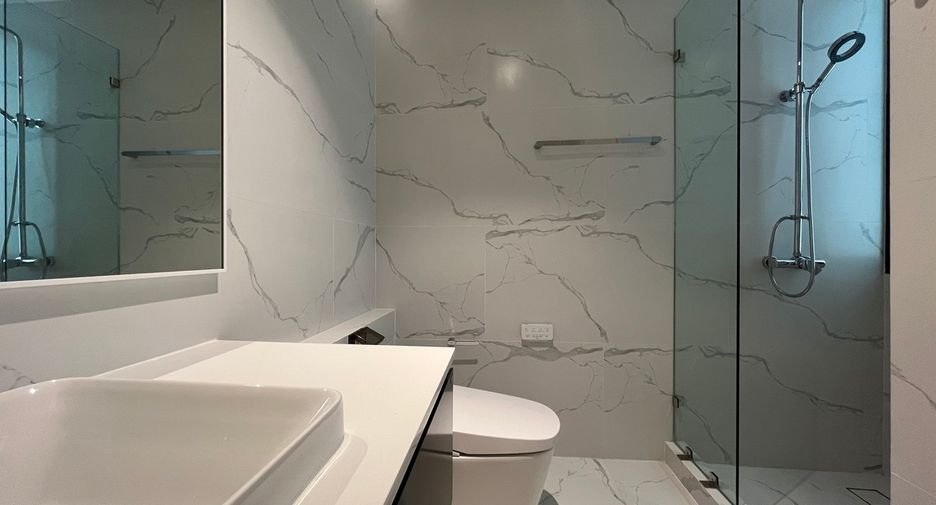 Casa adosada en venta de 3 habitaciones en Watthana, Bangkok
