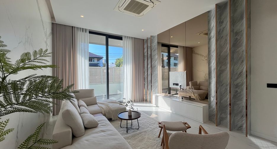 Casa adosada en venta de 3 habitaciones en Watthana, Bangkok
