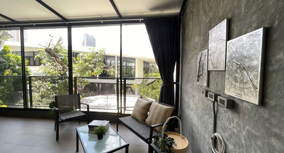 Casa adosada en venta de 3 habitaciones en Watthana, Bangkok