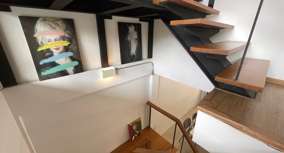 Casa adosada en venta de 3 habitaciones en Watthana, Bangkok