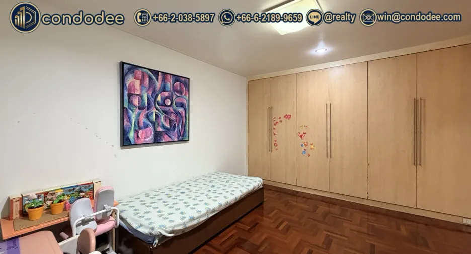 Casa adosada en venta de 4 habitaciones en Watthana, Bangkok