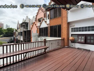 Casa adosada en venta de 4 habitaciones en Watthana, Bangkok