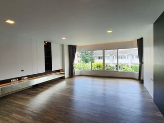 Casa adosada en venta de 4 habitaciones en Watthana, Bangkok