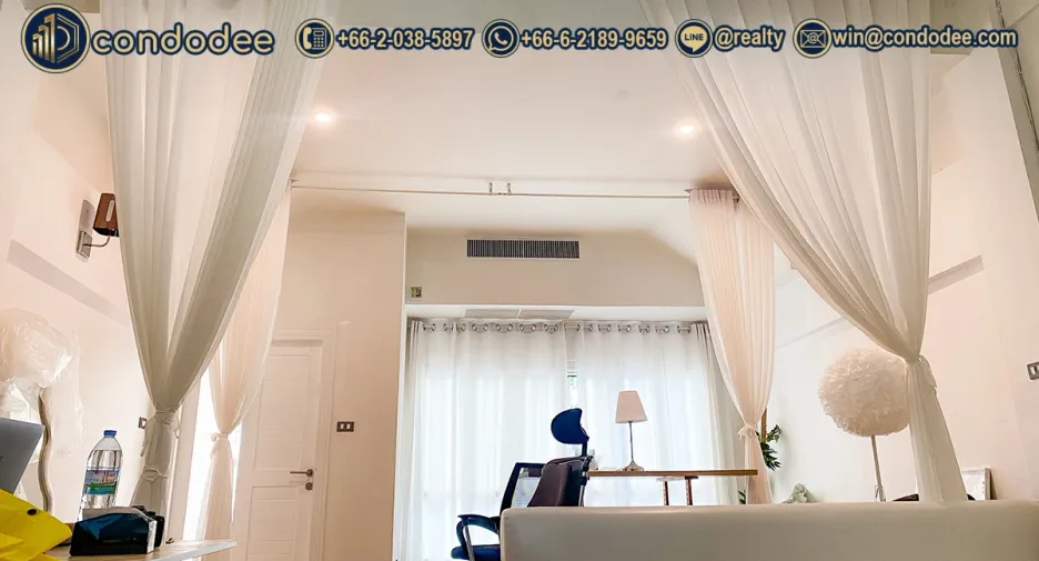 Casa adosada en venta de 4 habitaciones en Watthana, Bangkok