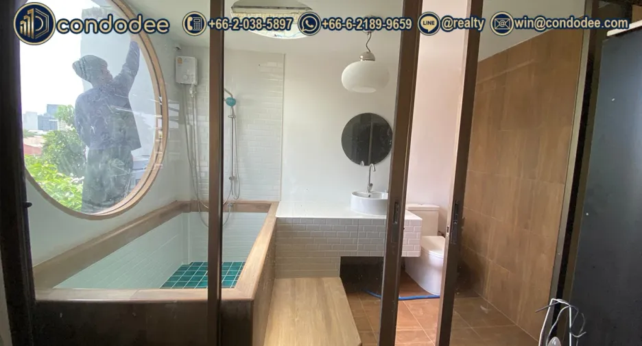Casa adosada en venta de 4 habitaciones en Watthana, Bangkok