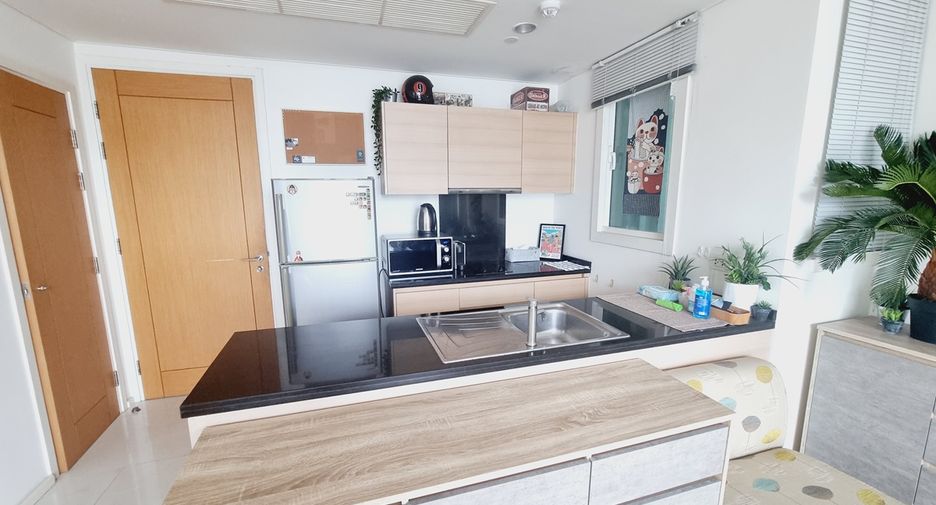 For sale 1 bed condo in Watthana, Bangkok