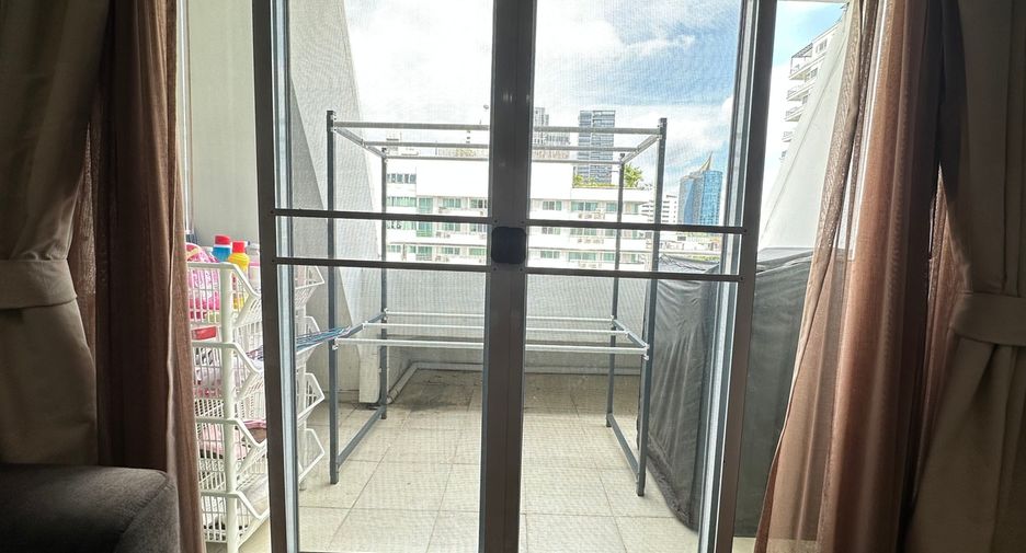 À vendre 2 chambres condo à Watthana, Bangkok