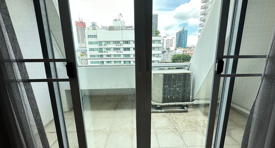 À vendre 2 chambres condo à Watthana, Bangkok