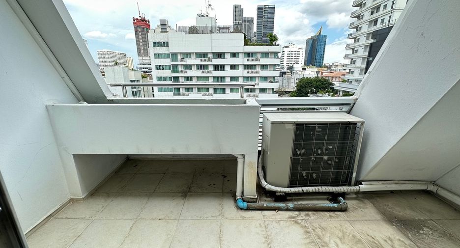 À vendre 2 chambres condo à Watthana, Bangkok