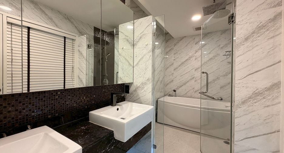 Condo en venta de 4 habitaciones en Watthana, Bangkok