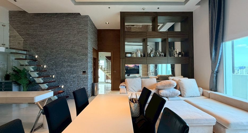Condo en venta de 4 habitaciones en Watthana, Bangkok