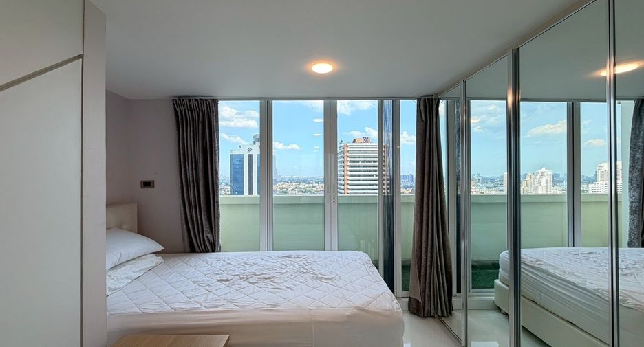 Condo en venta de 4 habitaciones en Watthana, Bangkok