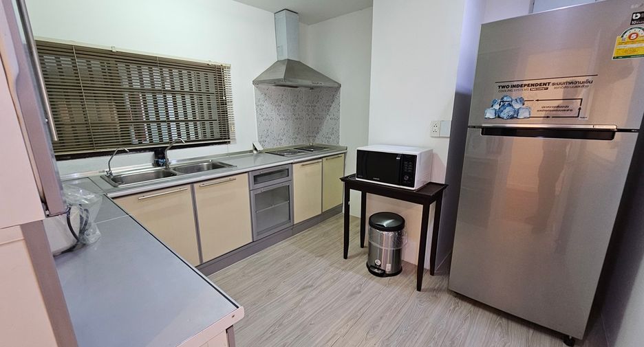 À vendre 2 chambres condo à Khlong Toei, Bangkok