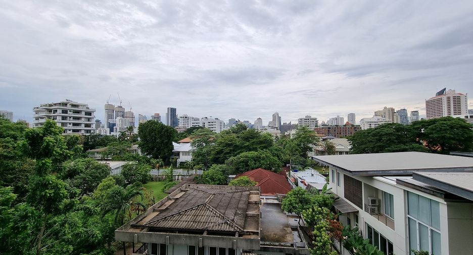 For sale 1 bed condo in Watthana, Bangkok