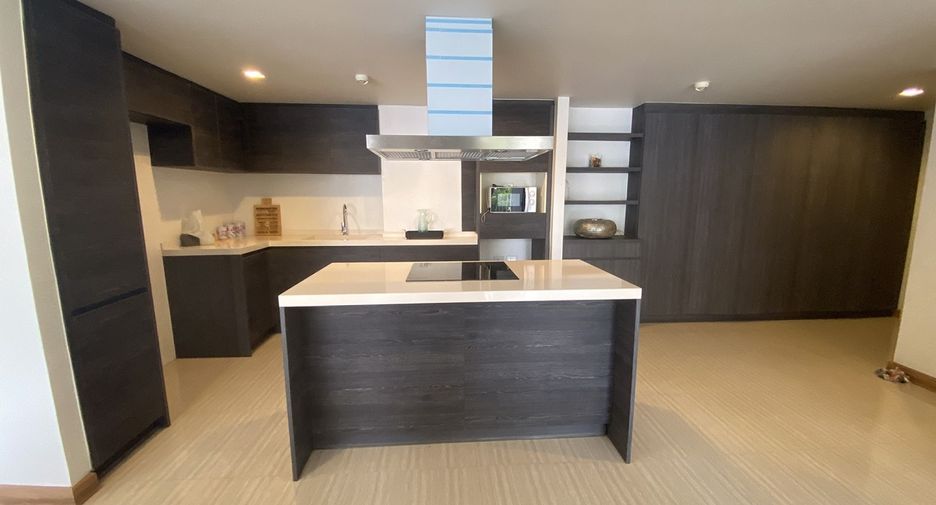 For sale 2 bedrooms condo in Watthana, Bangkok