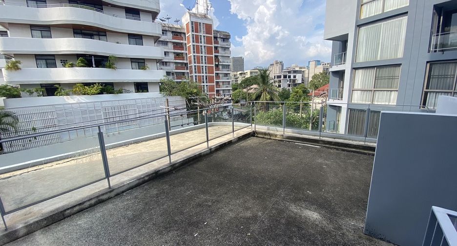 For sale 2 bedrooms condo in Watthana, Bangkok