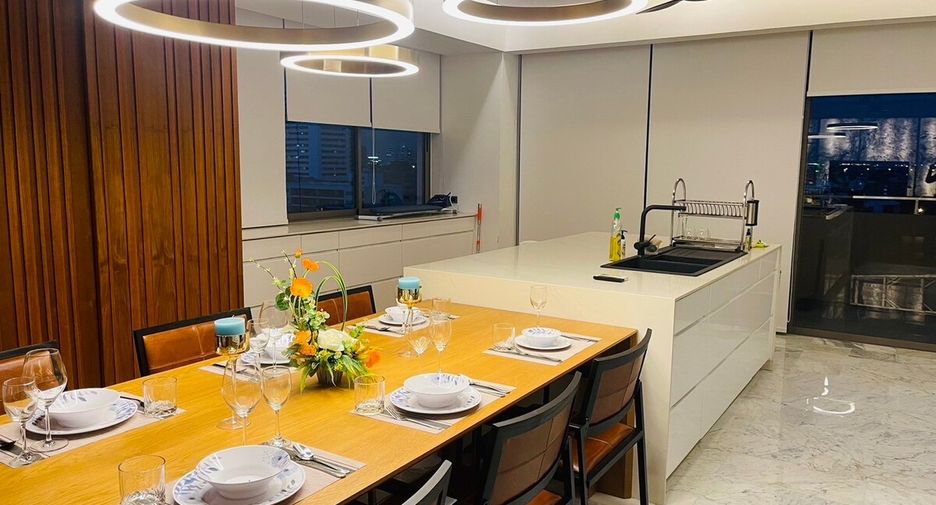 Condo en venta de 4 habitaciones en Watthana, Bangkok