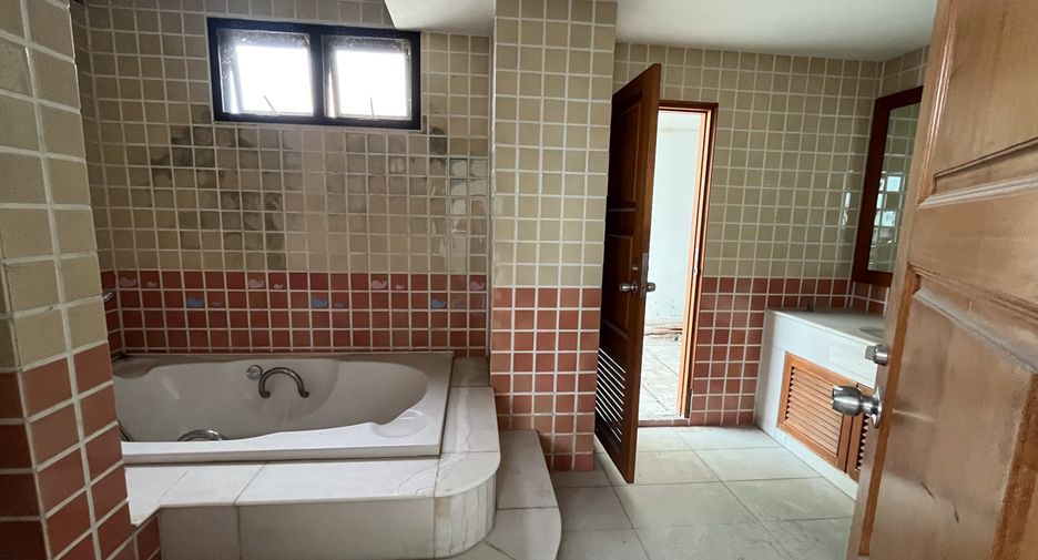 Condo en venta de 5 habitaciones en Watthana, Bangkok