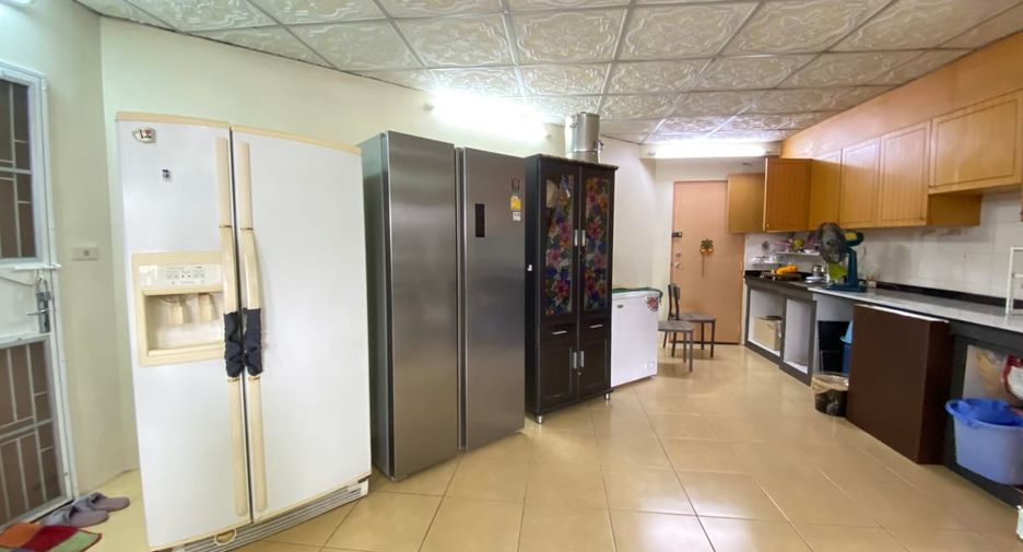 Condo en venta de 4 habitaciones en Watthana, Bangkok