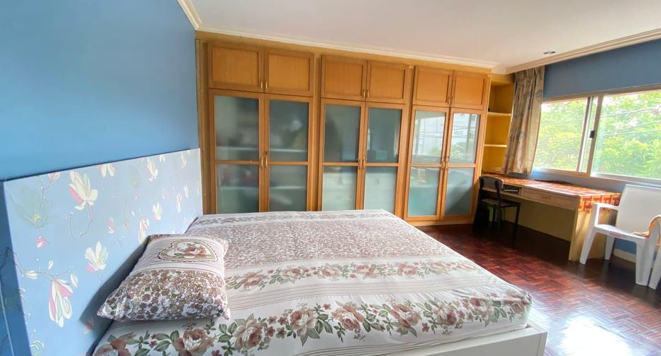 Condo en venta de 4 habitaciones en Watthana, Bangkok