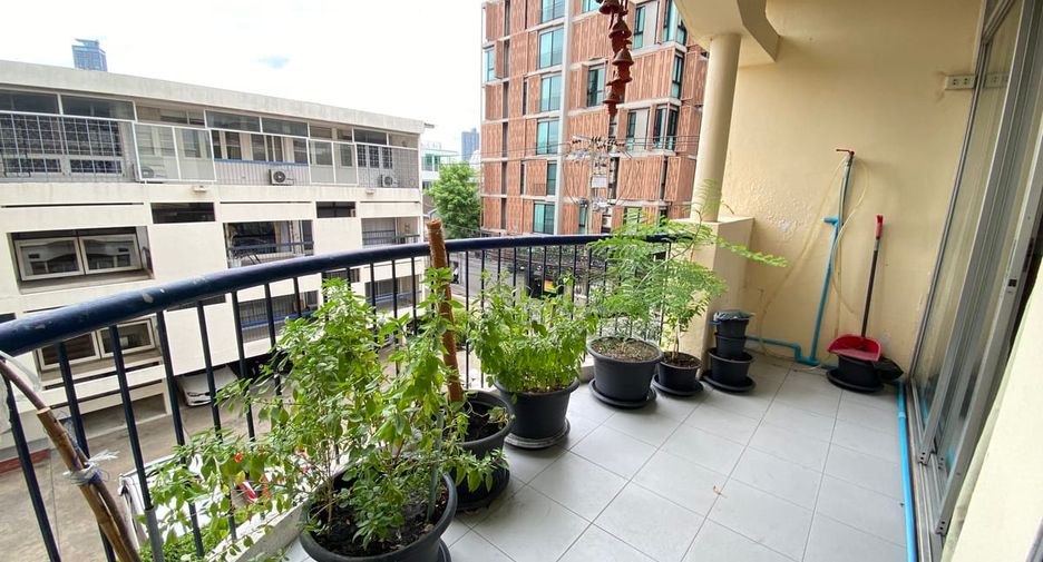 Condo en venta de 4 habitaciones en Watthana, Bangkok