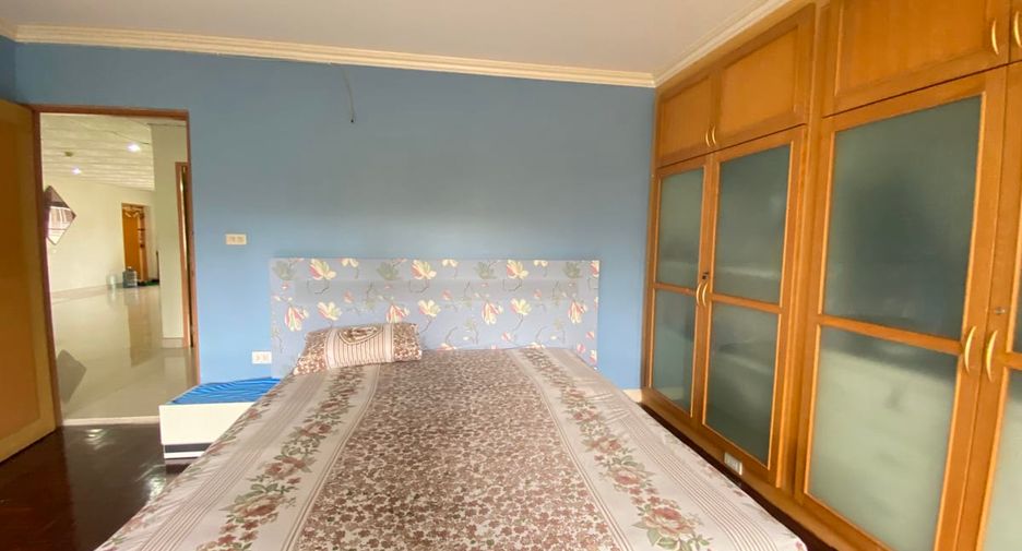 Condo en venta de 4 habitaciones en Watthana, Bangkok