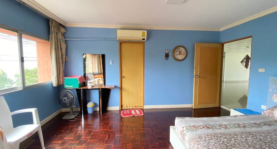 Condo en venta de 4 habitaciones en Watthana, Bangkok
