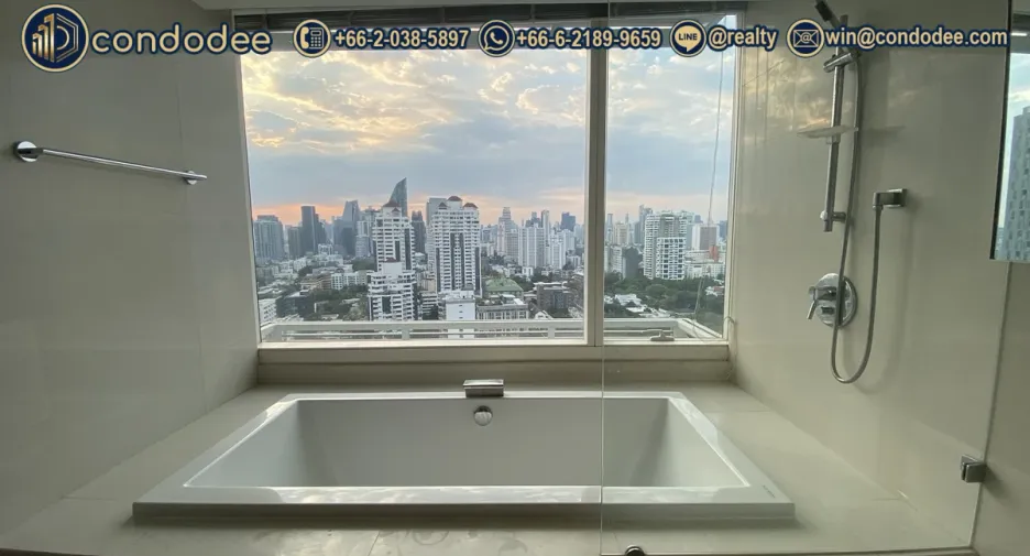 À vendre 2 chambres condo à Watthana, Bangkok