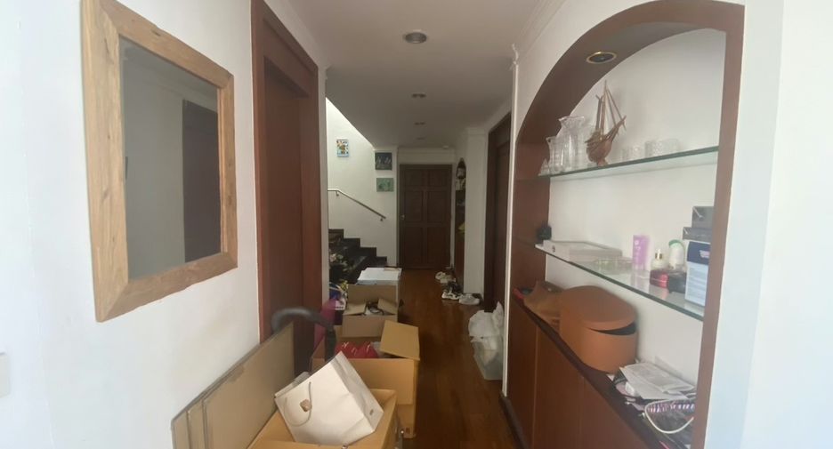 À vendre 3 chambres condo à Watthana, Bangkok