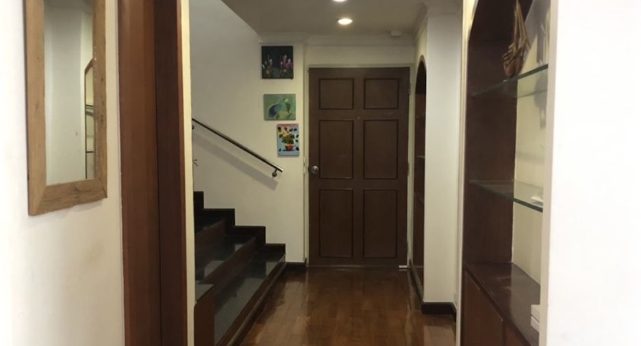 À vendre 3 chambres condo à Watthana, Bangkok