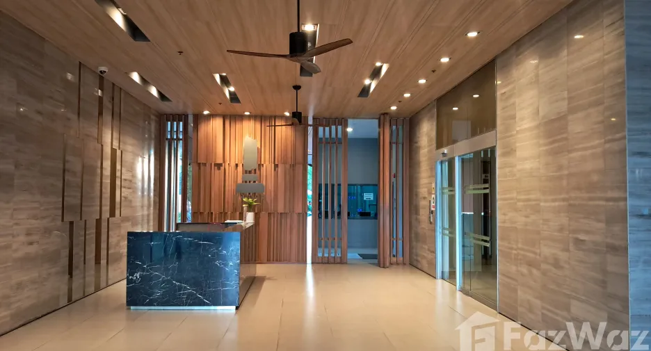 For rent 2 bedrooms condo in Yan Nawa, Bangkok