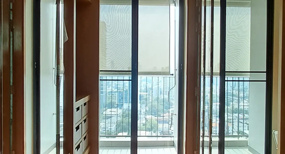 For rent 2 bedrooms condo in Yan Nawa, Bangkok