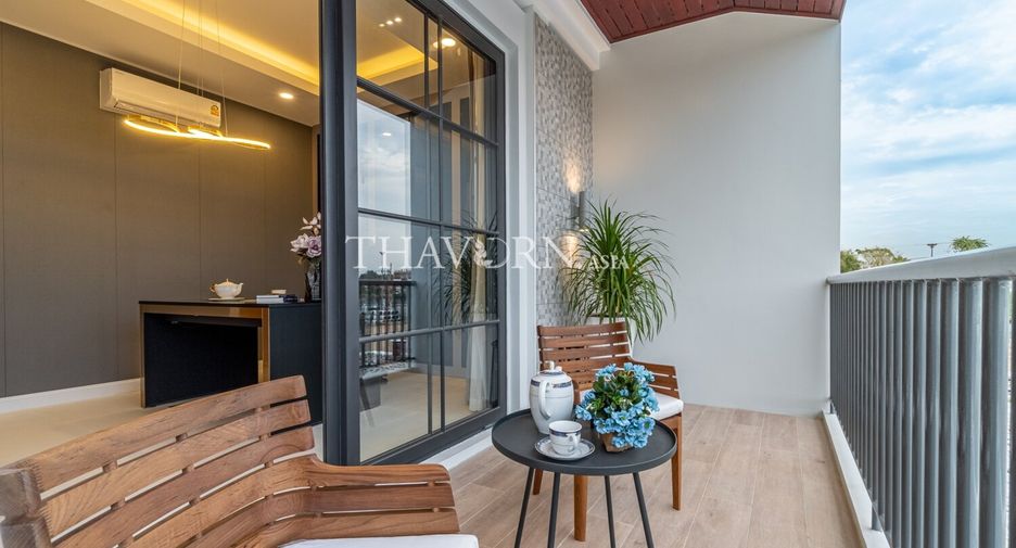 For sale 5 bedrooms house in East Pattaya, Pattaya