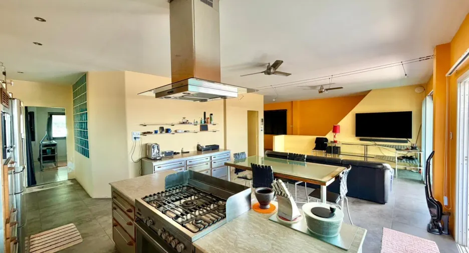 For sale 3 bedrooms retail Space in Mueang Phuket, Phuket