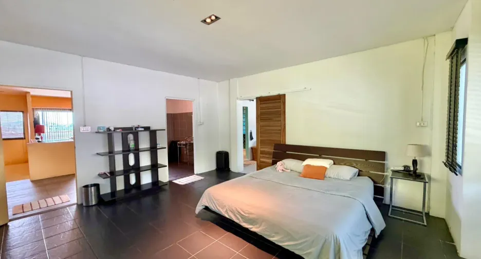 For sale 3 bedrooms retail Space in Mueang Phuket, Phuket