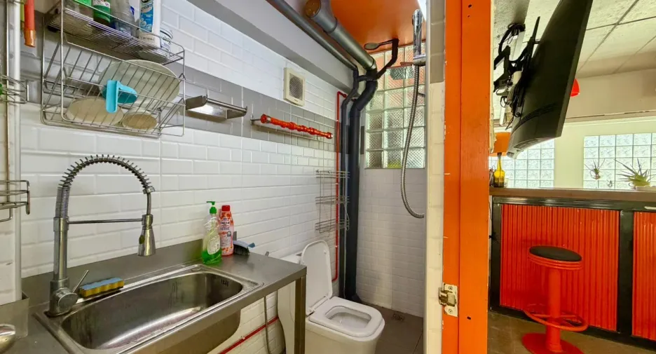 For sale 3 bedrooms retail Space in Mueang Phuket, Phuket