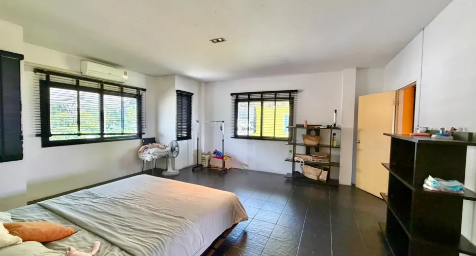 For sale 3 bedrooms retail Space in Mueang Phuket, Phuket