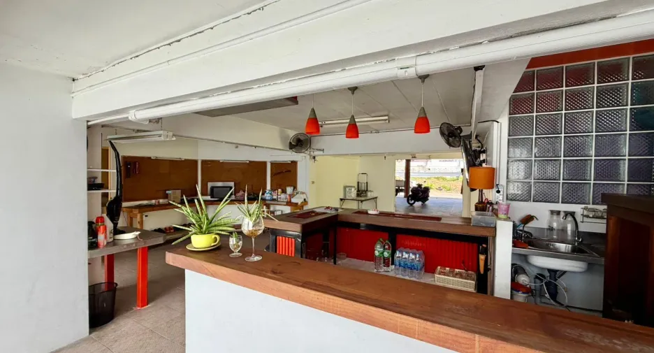For sale 3 bedrooms retail Space in Mueang Phuket, Phuket